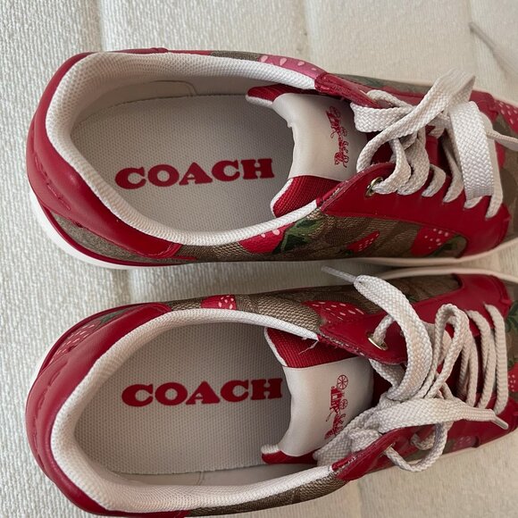 Coach Clip Low Top Sneaker In Signature Canvas With Wild Strawberry Print - Picture 6 of 11